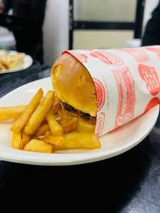CHICKEN CRUNCY BURGER WITH CHEESE