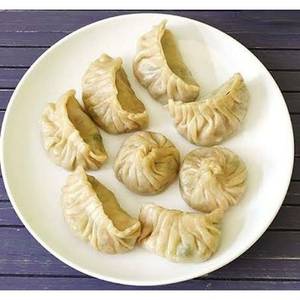 Veg paneer steam momos [6 pcs]