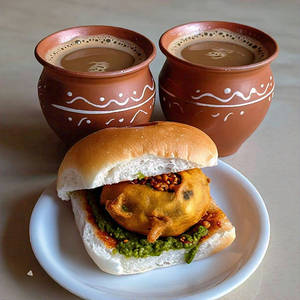 Vada Pav ( 1 Pcs) + 2 Kulad Chai