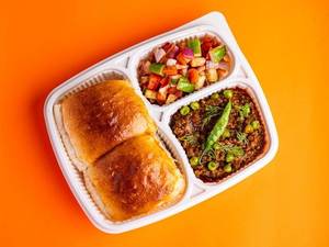 Chicken Keema Pao Tiffin