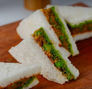 Aloo Mutter Regular Sandwich