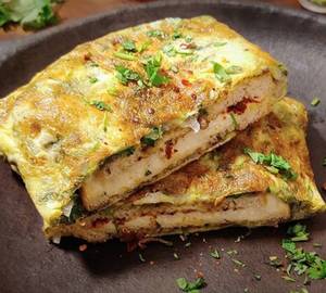 Masala Cheese Bread Omelette