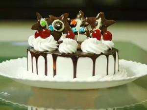 Black Forest Xmas Cake