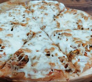 Chicken Cheese Spicy Pizza