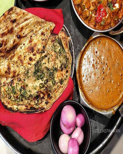 Mushroom Do Pyaaza, Dal Makhani Combo Thali