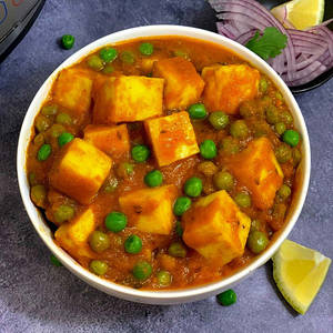 Matar Paneer (300 Ml)
