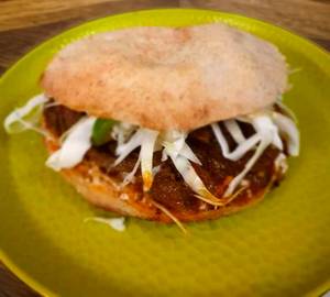 Chicken Cafreal Bread / Poee