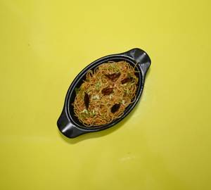 Veg schezwan noodles