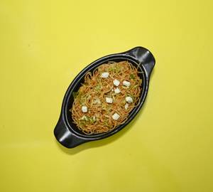 Paneer chilli garlic noodles                                                                           