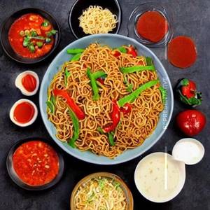 Mix Noodles Chicken Manchurian