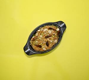 Chicken schezwan noodles
