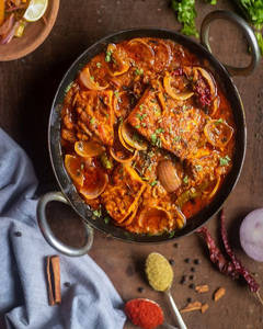 Paneer Do Pyaza, Dal Makhani Combo Thali
