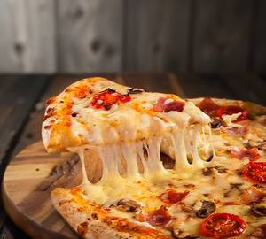 Cheesy pizza