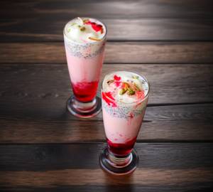 Strawberry falooda