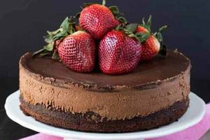 Strawberry chocolate cake [450 grams]
