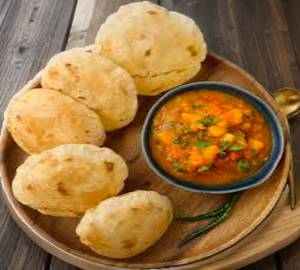 Aloo tomato sabzi(300ml) + 4 poori