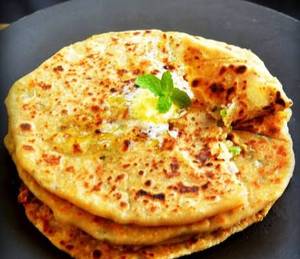 Paneer parantha(Butter)