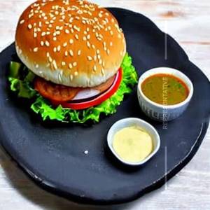 Crispy paneer burger