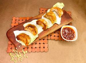 Pan Fried Chicken Cheese Momos (5 Pcs)