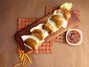 Pan Fried Mix Veg Momos (5 Pcs)