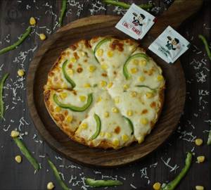 Corn capsicum pizza