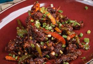 Konjee Crispy Beef With Bell Peppers