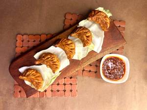 Deep Fried Chicken Tikka Momos (5 Pcs)