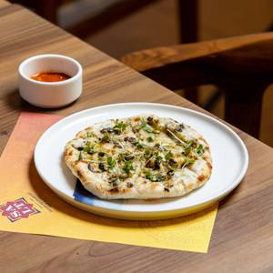 Lot Of Cheese & Olive Naan
