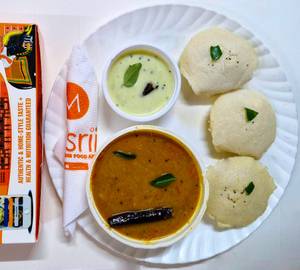 Idli sambhar and chutney