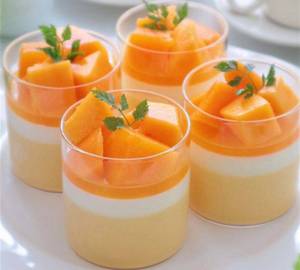 Yellow velvet Ice Cream Cake(1 Tub)