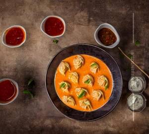 Creamy chicken momos