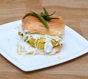 Garlic vada pav