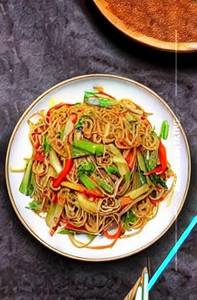 Chilli garlic noodles  [veg]