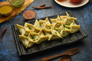 Veg Momo (8 Pieces)
