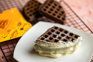 White N Night Waffle