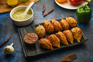 Chicken Momo (8 Pieces)