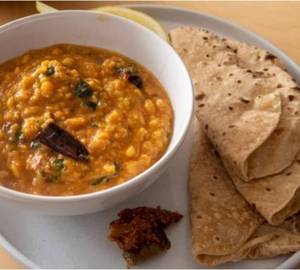 Chana dal tadka with tawa roti [4 pieces]