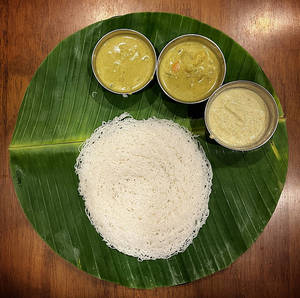 Idiyappam (3) + Kurma