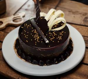 Chocolate walnut cake