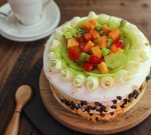 Red velvet fruit cake