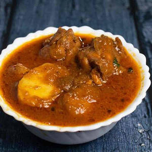 Chicken Curry With Aloo (3-4 Pcs)