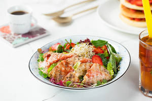 Grilled Chicken Arugula Strawberry Salad