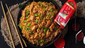 Chicken Singapore Hakka Noodles