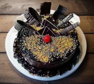 Chocolate crunch cake