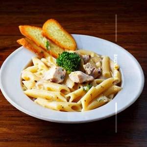 Chicken Alfredo Pasta