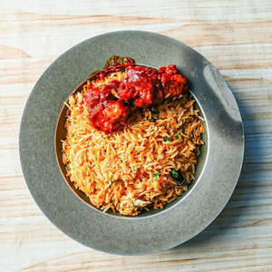 Red Chilli Chicken With Spicy Rice Boneless