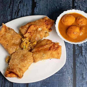 Chicken Mughlai Paratha With Aloo Dum