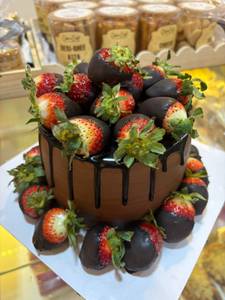 Chocolate Strawberry Cake 500GM