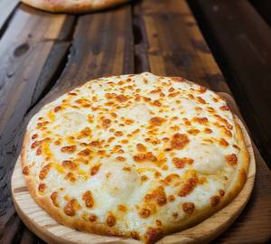 Double cheese margherita pizza