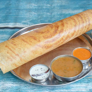 Butter Onion Paneer Dosa